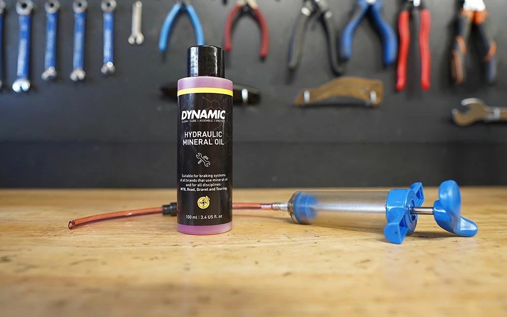 Dynamic Huile Minérale Hydraulique 100ml 3 Dynamic Huile Minérale Hydraulique 100ml – Image 3