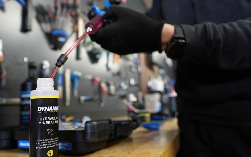 Dynamic Huile Minérale Hydraulique 100ml 5 Dynamic Huile Minérale Hydraulique 100ml – Image 5