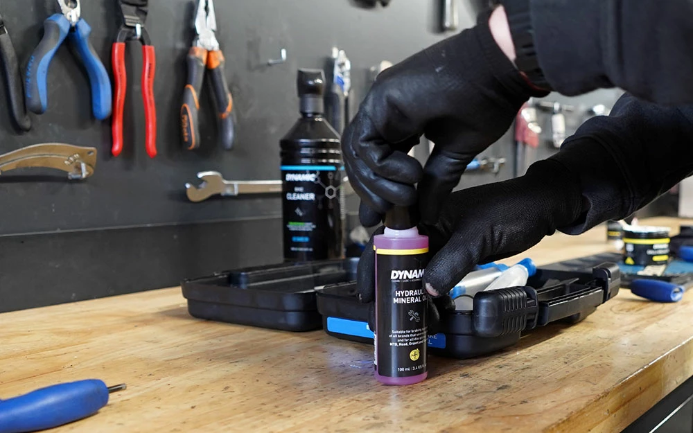 Dynamic Huile Minérale Hydraulique 100ml 4 Dynamic Huile Minérale Hydraulique 100ml – Image 4