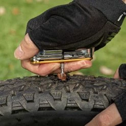 Topeak Tubi 11 Tubeless-Multitool 11 Topeak Tubi 11 Tubeless-Multitool -Nettoyage et entretien Soldes Topeak Tubi 11 20082651 04 1