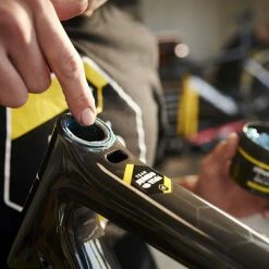 Dynamic Graisse Lubrifiante Universelle Premium 150g -Nettoyage et entretien Soldes bram berkien team jumbo visma dynamic bike care 2021 10